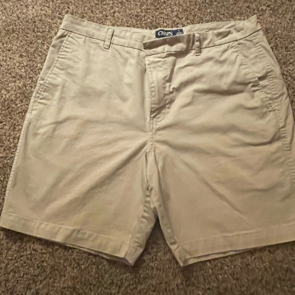 Mens cotton shorts by Chaps. Khaki color. Size 40 stretch. - Picture 1 of 3
